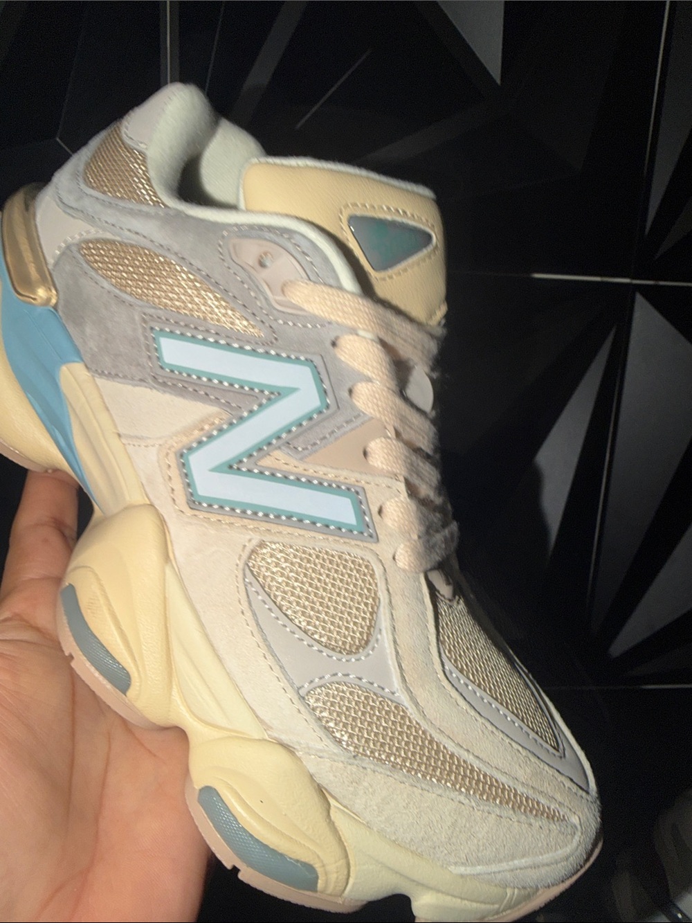 New Balance Women’s Peach Suede & Mesh Sneakers with Gray Accents - Picture 7 of 7